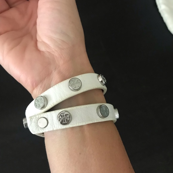 Tory Burch White Double Wrap Logo Stud Bracelet. - Picture 3 of 3